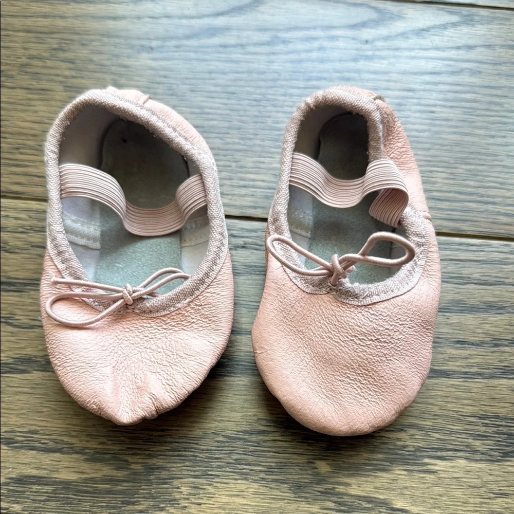 Pink Ballet Slippers with Elastic Strap and Bow stelle size 3/4 baby